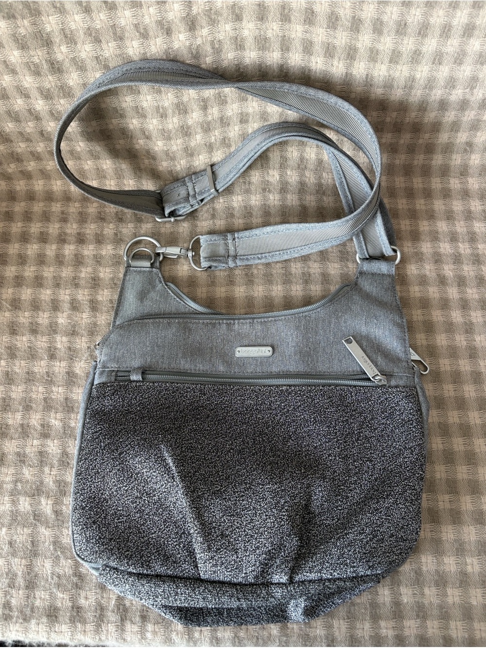 BAGGALLINI ANTI THEFT LARGE HOBO STONE GREY CROSSBODY BAG
